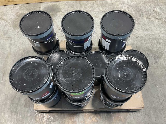 Partij matte muurverf wit 15l (15 emmers) - afbeelding 3 van  9
