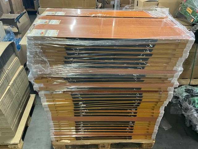 Partij maxiboard wandplanken 120x23x3. 6cm (102x) - afbeelding 1 van  3