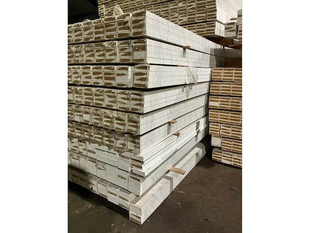 Partij mdf plinten - ca. 2.940 stuks - afbeelding 4 van  12