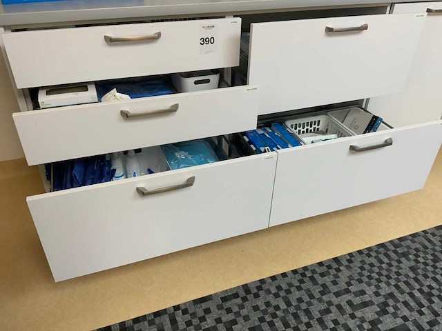 Partij medische benodigdheden - afbeelding 2 van  8