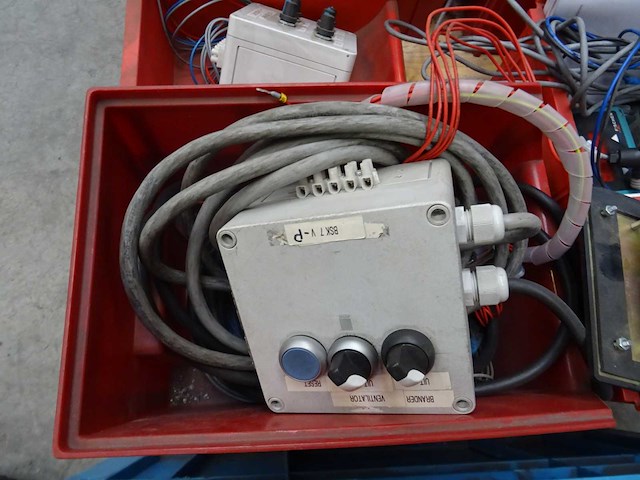 Partij meet- en testinstrumenten en toebehoren - afbeelding 7 van  13