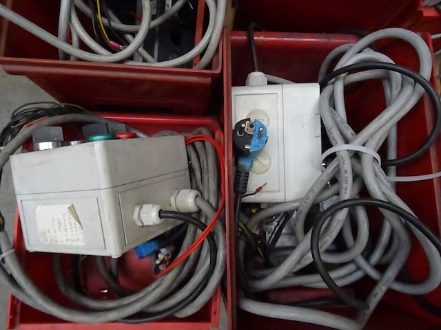 Partij meet- en testinstrumenten en toebehoren - afbeelding 10 van  13