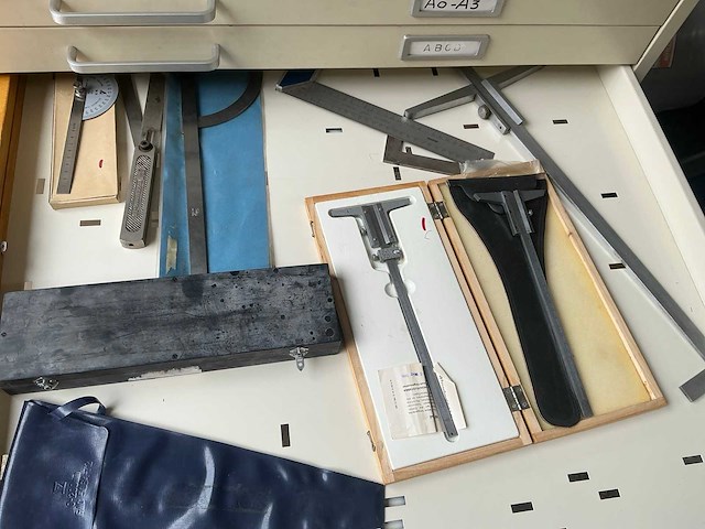 Partij meetgereedschap met kind ladenkast - afbeelding 5 van  25