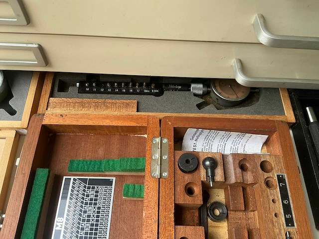 Partij meetgereedschap met kind ladenkast - afbeelding 19 van  25