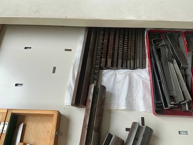 Partij meetgereedschap met kind ladenkast - afbeelding 20 van  25