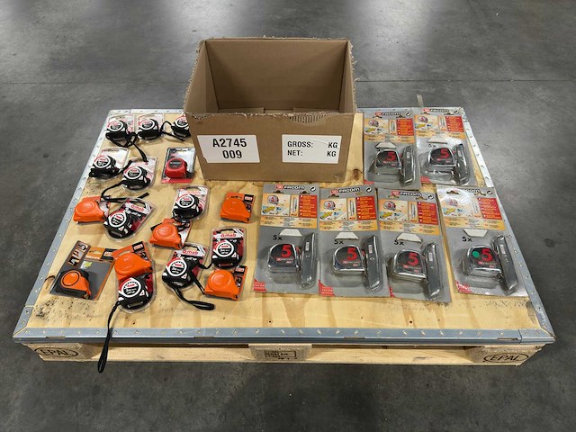 Partij meetgereedschap: rolbandmaten & meetlint/cutter sets - afbeelding 1 van  8