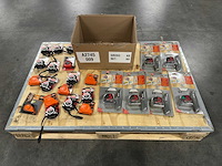 Partij meetgereedschap: rolbandmaten & meetlint/cutter sets - afbeelding 1 van  8