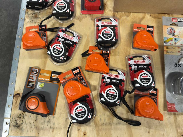 Partij meetgereedschap: rolbandmaten & meetlint/cutter sets - afbeelding 3 van  8