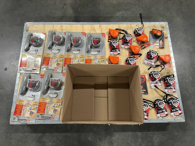 Partij meetgereedschap: rolbandmaten & meetlint/cutter sets - afbeelding 4 van  8