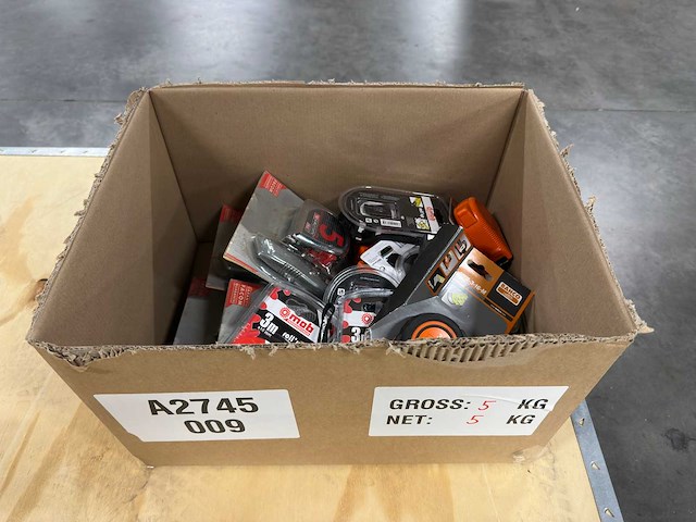 Partij meetgereedschap: rolbandmaten & meetlint/cutter sets - afbeelding 5 van  8