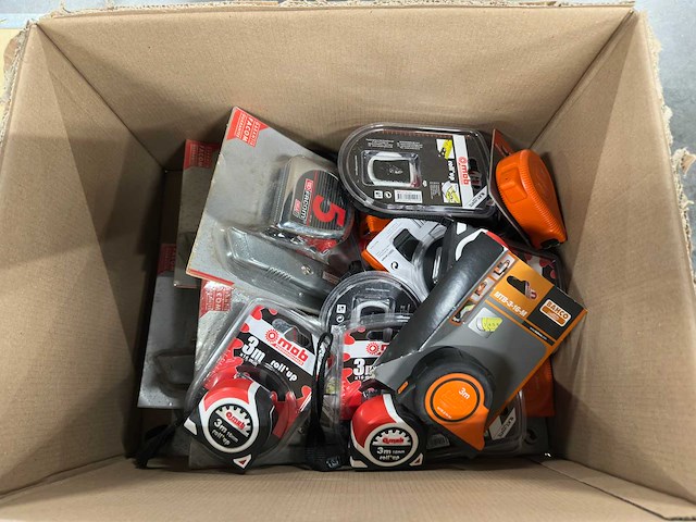 Partij meetgereedschap: rolbandmaten & meetlint/cutter sets - afbeelding 7 van  8