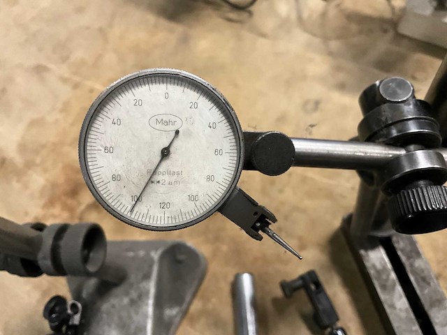 Partij meetstatieven met meetklok - afbeelding 4 van  8