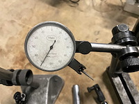 Partij meetstatieven met meetklok - afbeelding 4 van  8