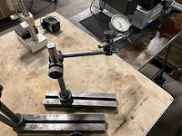 Partij meetstatieven met meetklok - afbeelding 5 van  8