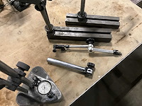 Partij meetstatieven met meetklok - afbeelding 7 van  8