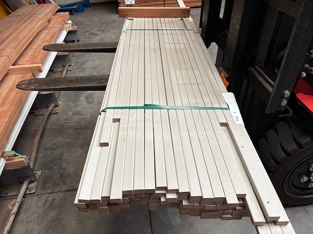 Partij meranti opdeklatten volhout ral7044 60 mu - afbeelding 1 van  4
