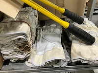 Partij messen, monitor en retourgoederen - afbeelding 2 van  16