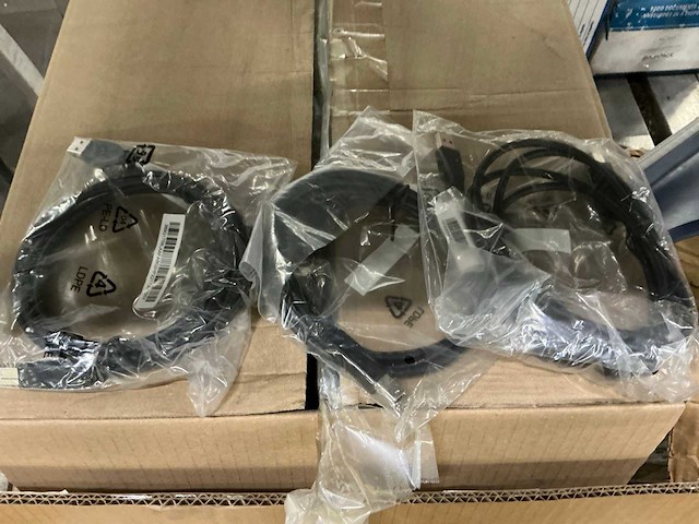 Partij messen, monitor en retourgoederen - afbeelding 12 van  16