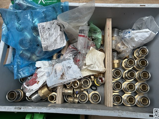 Partij messing koppelingen en fittingen w.o. multitubo, rbm - afbeelding 3 van  8