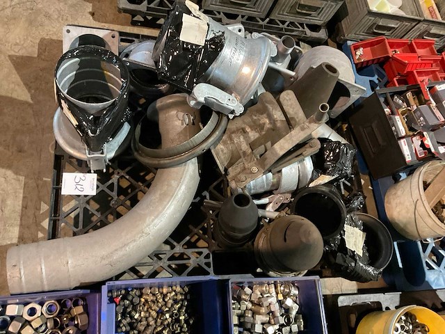 Partij mesttank onderdelen - afbeelding 1 van  2