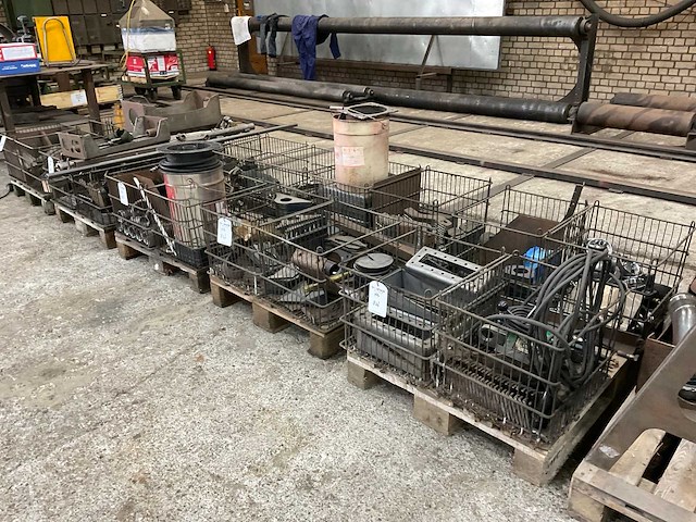 Partij mesttank onderdelen - afbeelding 1 van  12