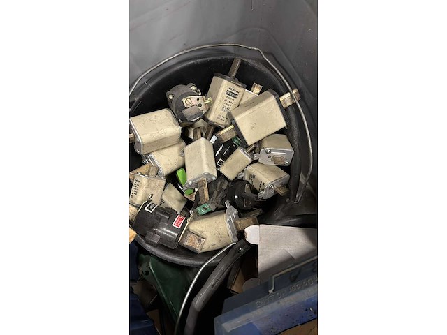 Partij meszekeringen - afbeelding 3 van  17