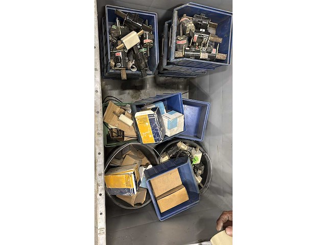 Partij meszekeringen - afbeelding 10 van  17