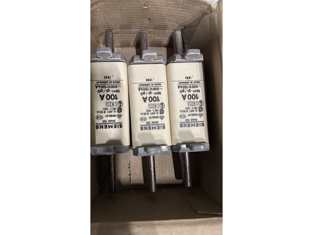 Partij meszekeringen - afbeelding 15 van  17