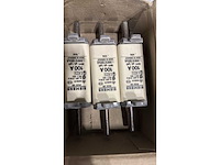 Partij meszekeringen - afbeelding 15 van  17