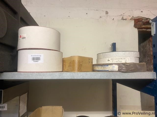 Partij met 6 rol schuurpapier - afbeelding 1 van  1