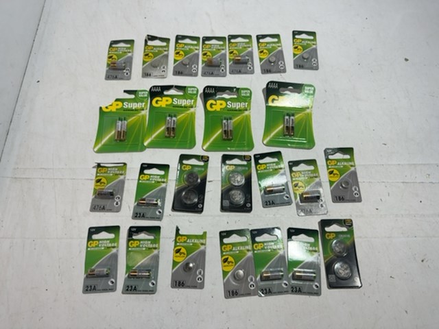 Partij met diverse gp batterijen - afbeelding 1 van  3