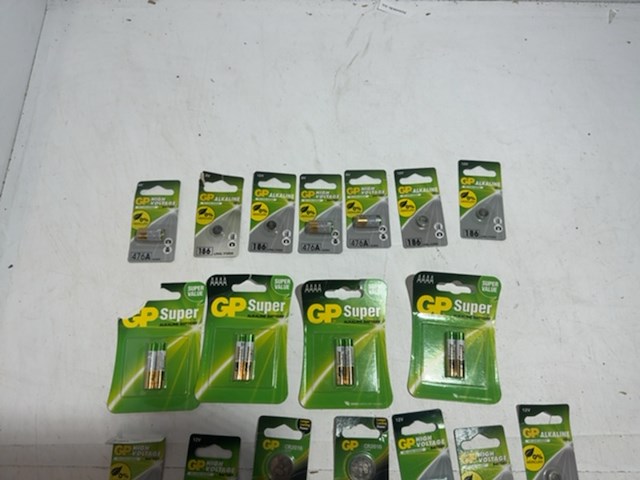 Partij met diverse gp batterijen - afbeelding 2 van  3