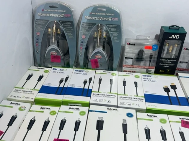 Partij met diverse kabels, adapters en accessoires, 43 stuks - afbeelding 2 van  9