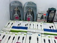 Partij met diverse kabels, adapters en accessoires, 43 stuks - afbeelding 2 van  9