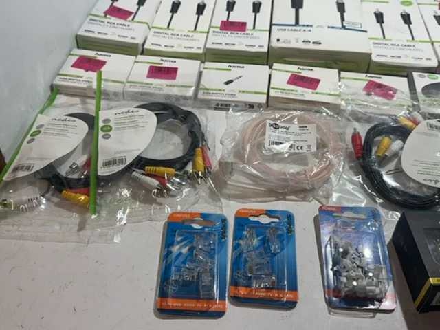 Partij met diverse kabels, adapters en accessoires, 43 stuks - afbeelding 7 van  9