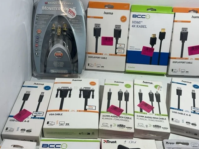Partij met diverse kabels en accessoires - afbeelding 2 van  5