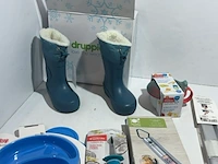 Partij met diverse keuken-, huishoud- en kinderartikelen - afbeelding 2 van  7