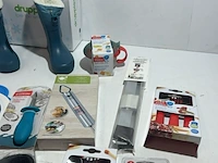 Partij met diverse keuken-, huishoud- en kinderartikelen - afbeelding 3 van  7