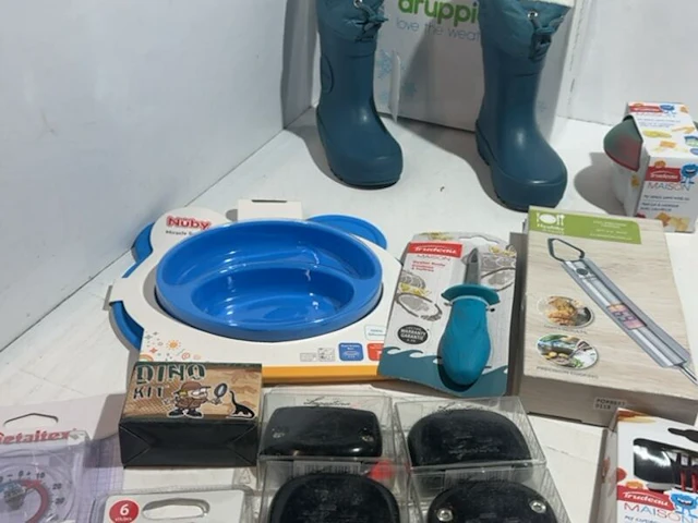 Partij met diverse keuken-, huishoud- en kinderartikelen - afbeelding 4 van  7