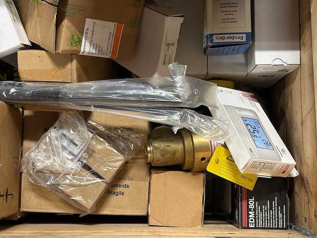 Partij met diverse onderdelen, afsluiters & filters (85kg) - afbeelding 9 van  9