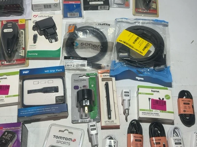 Partij met elektronica accessoires en kabels, 38 stuks - afbeelding 5 van  10