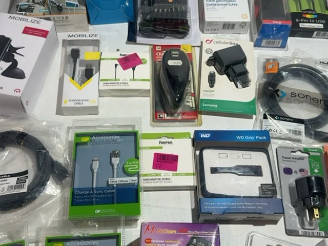 Partij met elektronica accessoires en kabels, 38 stuks - afbeelding 6 van  10