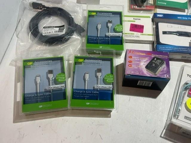 Partij met elektronica accessoires en kabels, 38 stuks - afbeelding 8 van  10