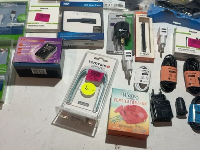 Partij met elektronica accessoires en kabels, 38 stuks - afbeelding 9 van  10