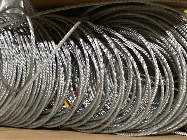 Partij met staalkabel & klemmen/verbindingen & tape - afbeelding 5 van  8