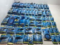 Partij met verschillende mini audio en video kabels scanpart