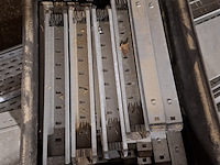 Partij metaal, aluminium en kunststof profielen - afbeelding 21 van  40