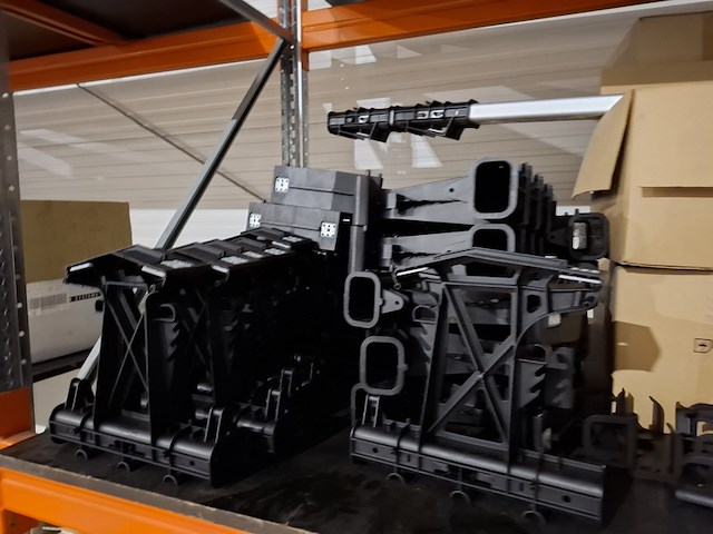 Partij metaal, aluminium en kunststof profielen - afbeelding 26 van  40