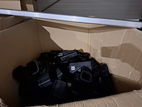 Partij metaal, aluminium en kunststof profielen - afbeelding 27 van  40