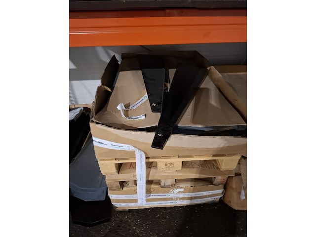 Partij metaal, aluminium en kunststof profielen - afbeelding 33 van  40